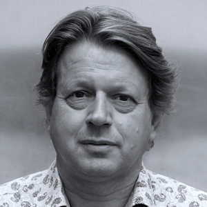 Peter F. Hamilton